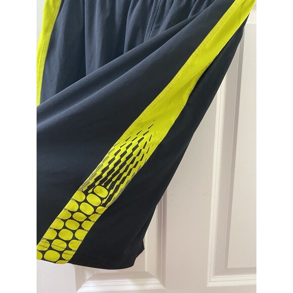 Nike Dri-Fit Shorts Mens medium Black Yellow Side Stripe Performance - Picture 2 of 9